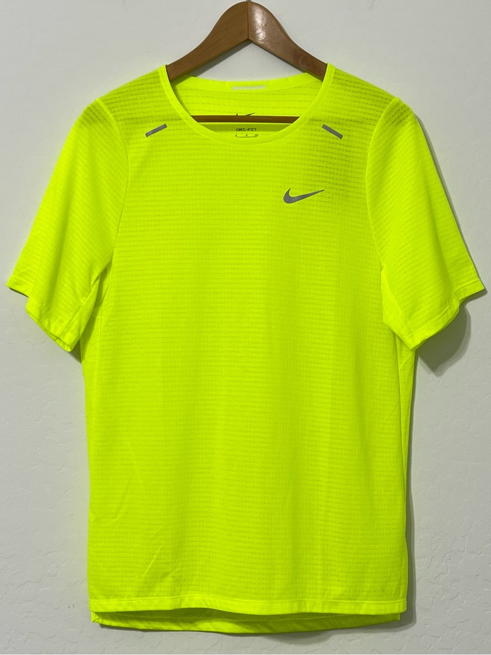 Nike Dri-Fit Rise 365 Volt Running short sleeve T-Shirt | DD1534-702 | Men’s | S